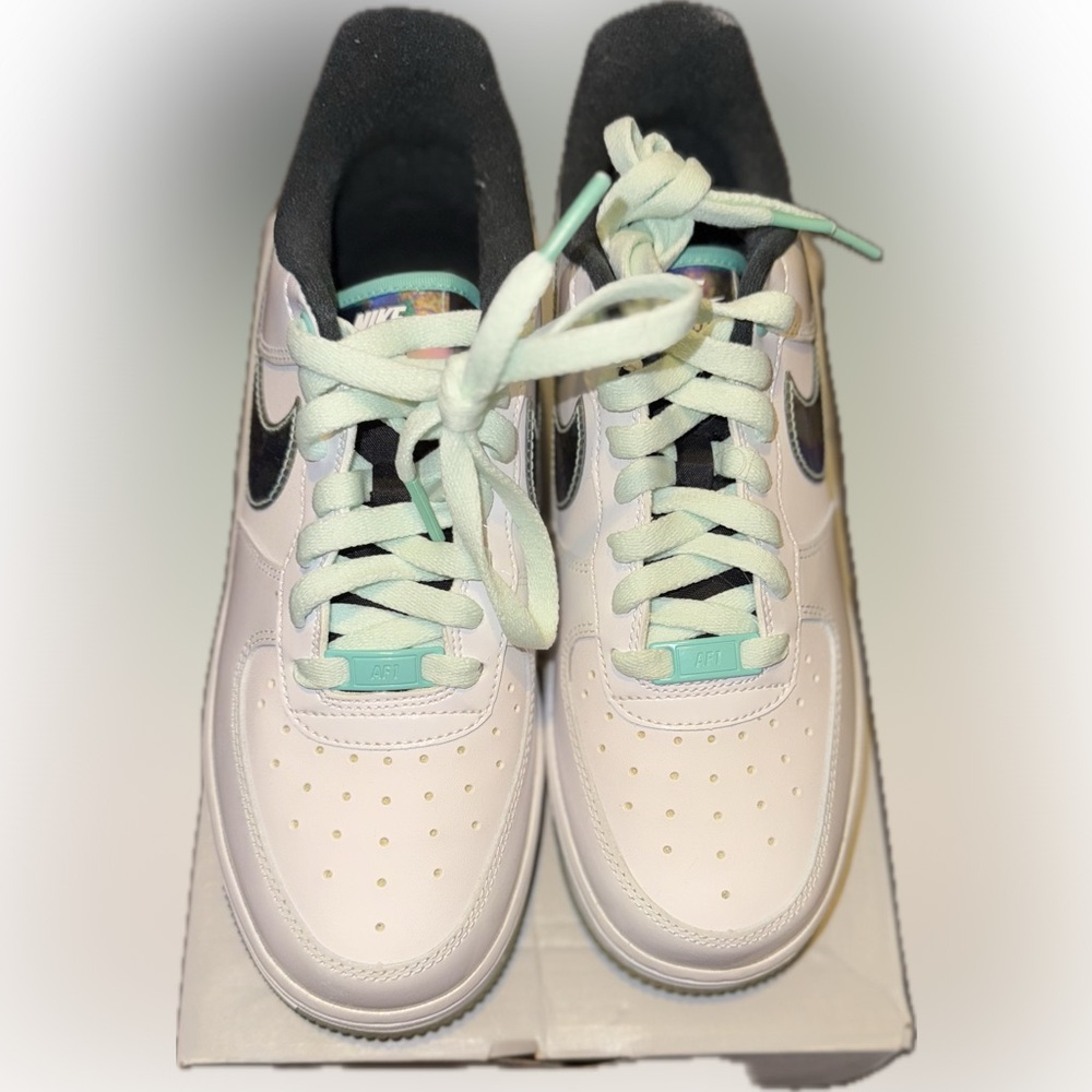 Nike White and Light Green Sneakers